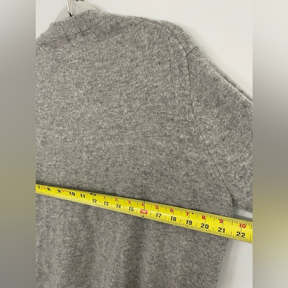 Uniqlo, XL, women’s gray button down long sleeve soft thick knit cardigan - Picture 5 of 6